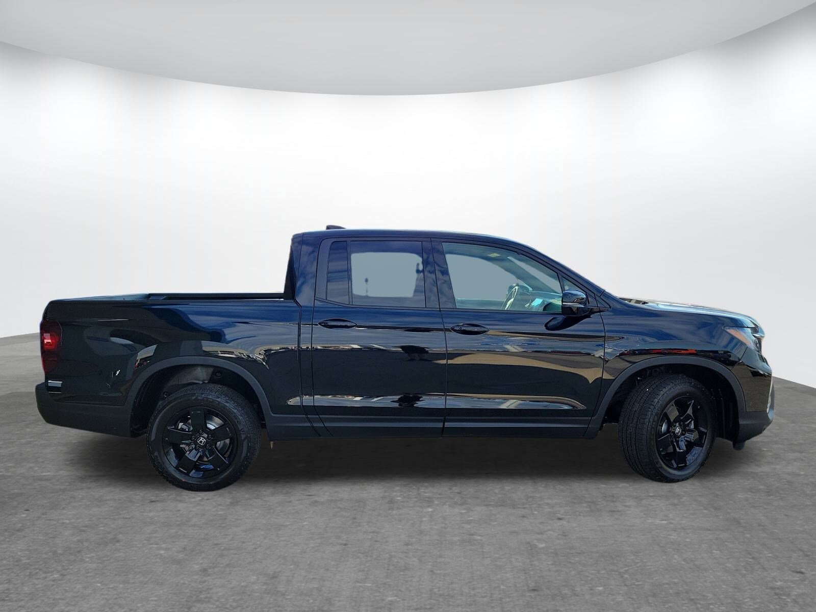 2026 Honda Ridgeline Black Edition photo 4