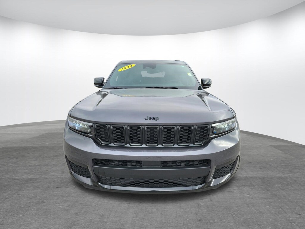 Used 2024 Jeep Grand Cherokee L Laredo SUV