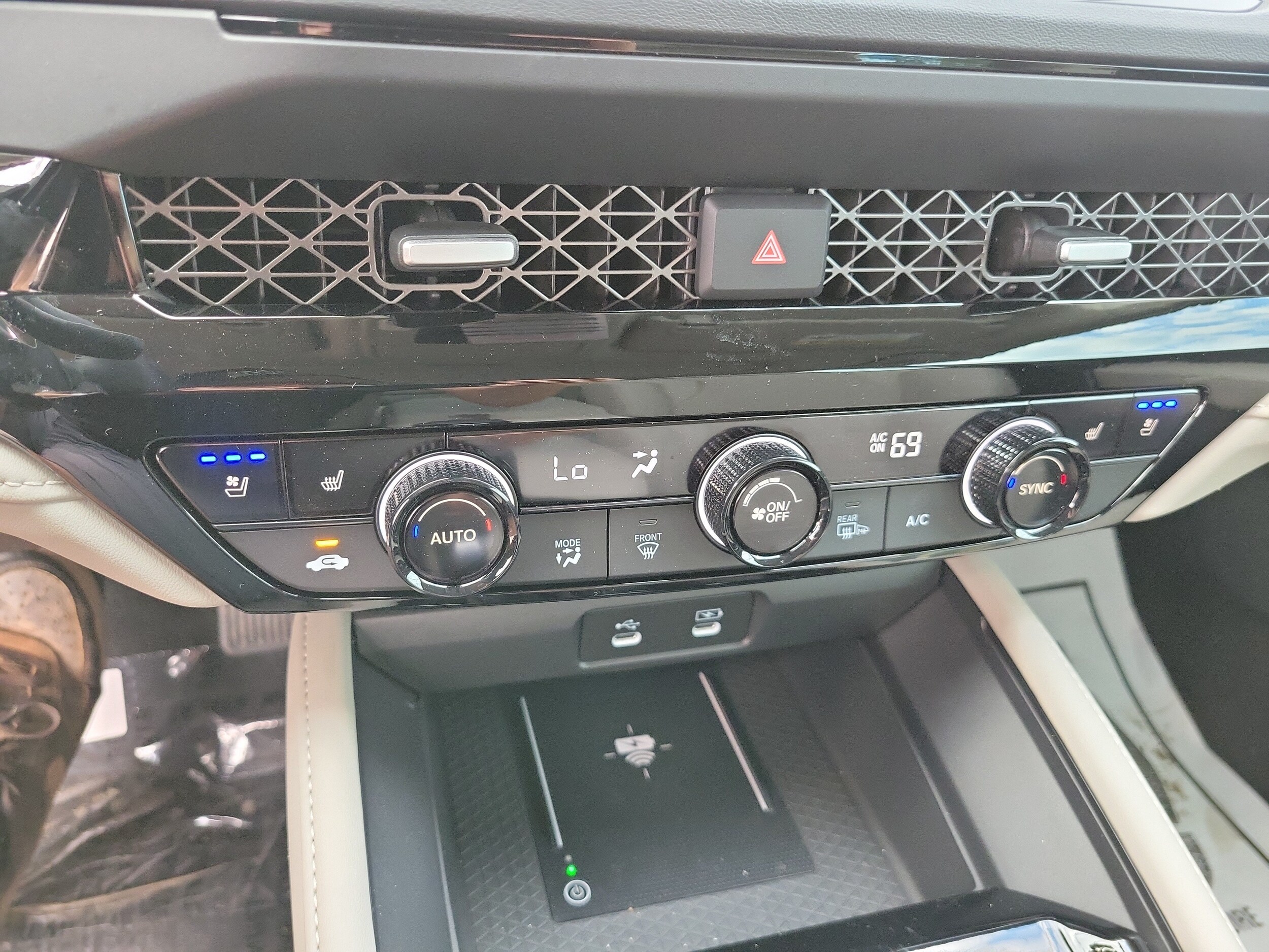 2026 Honda Accord Hybrid Touring - Photo 17