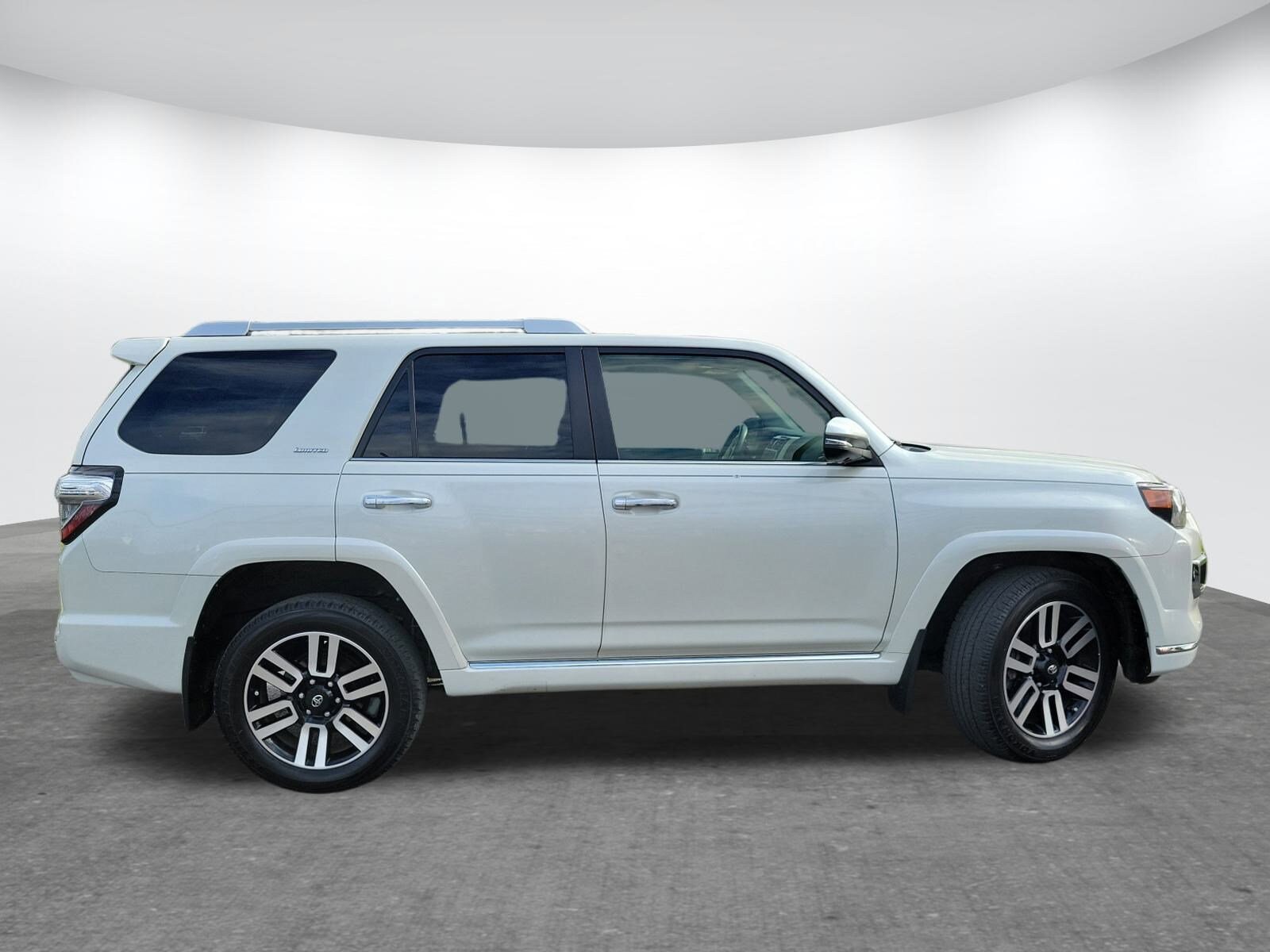 2022 Toyota 4Runner Limited photo 4
