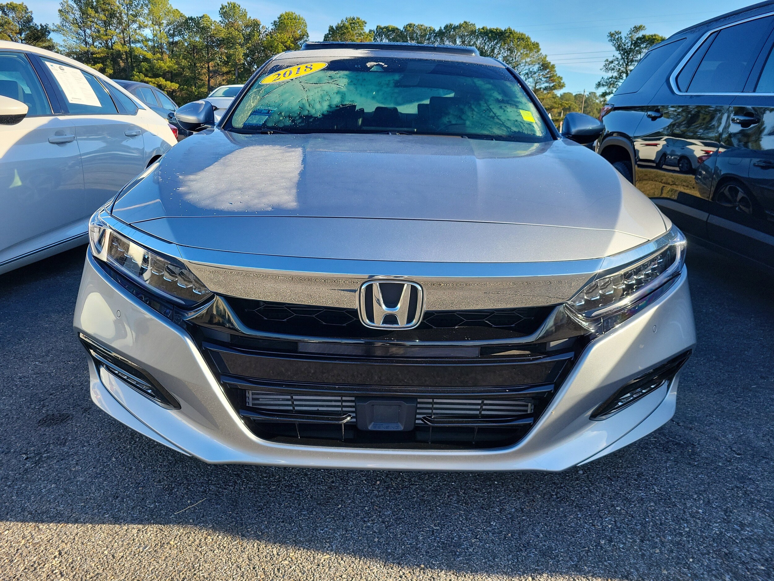 2018 Honda Accord Touring 2.0T photo 2