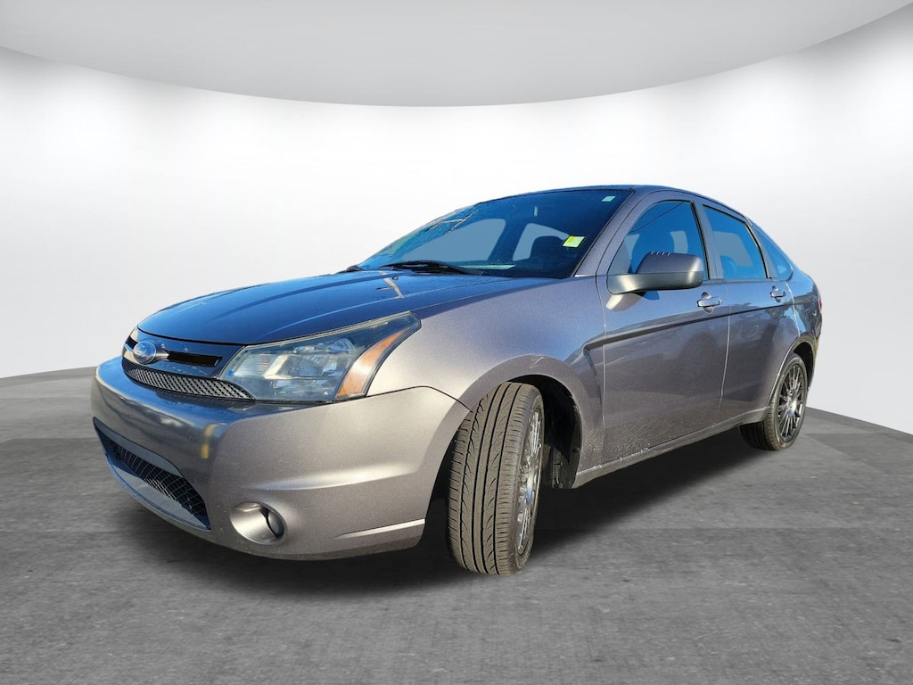 Used 2010 Ford Focus SES Sedan