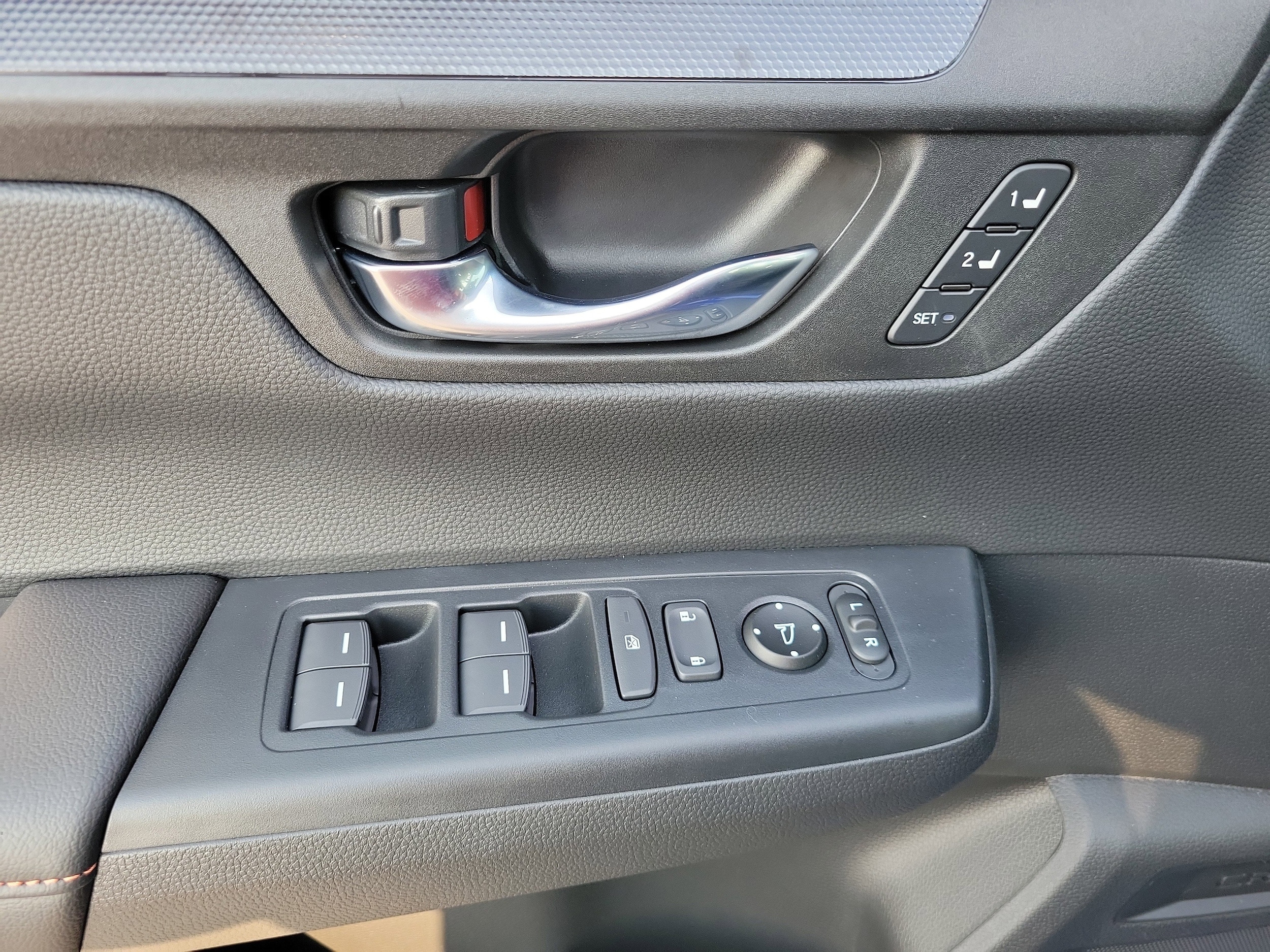 2025 Honda CR-V Sport-L - Photo 17