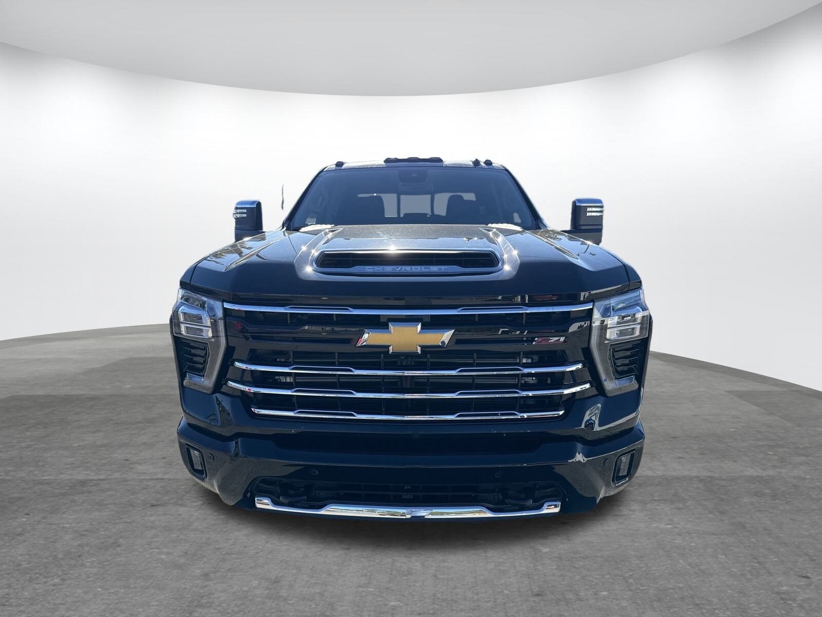 2025 Chevrolet Silverado 2500HD LT photo 2
