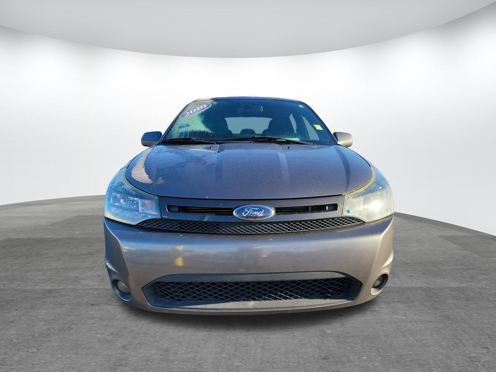 2010 Ford Focus SES Sedan photo 2