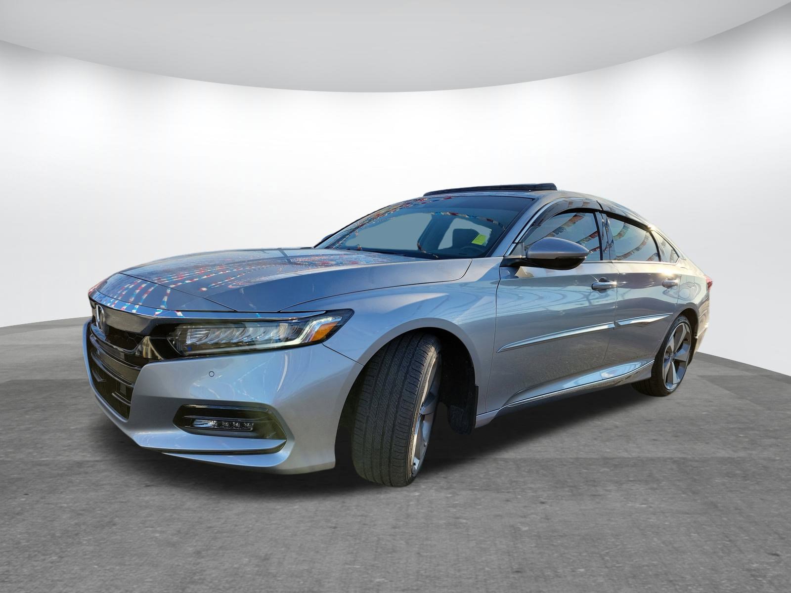 2018 Honda Accord Touring 2.0T photo 3