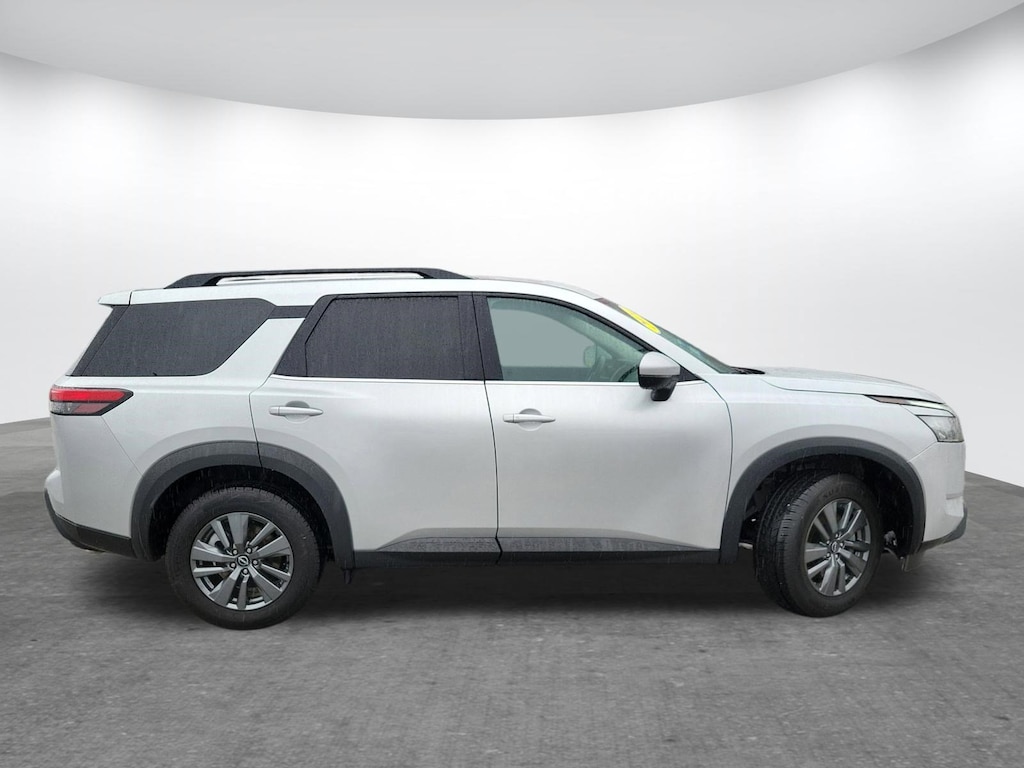 Used 2024 Nissan Pathfinder SV SUV