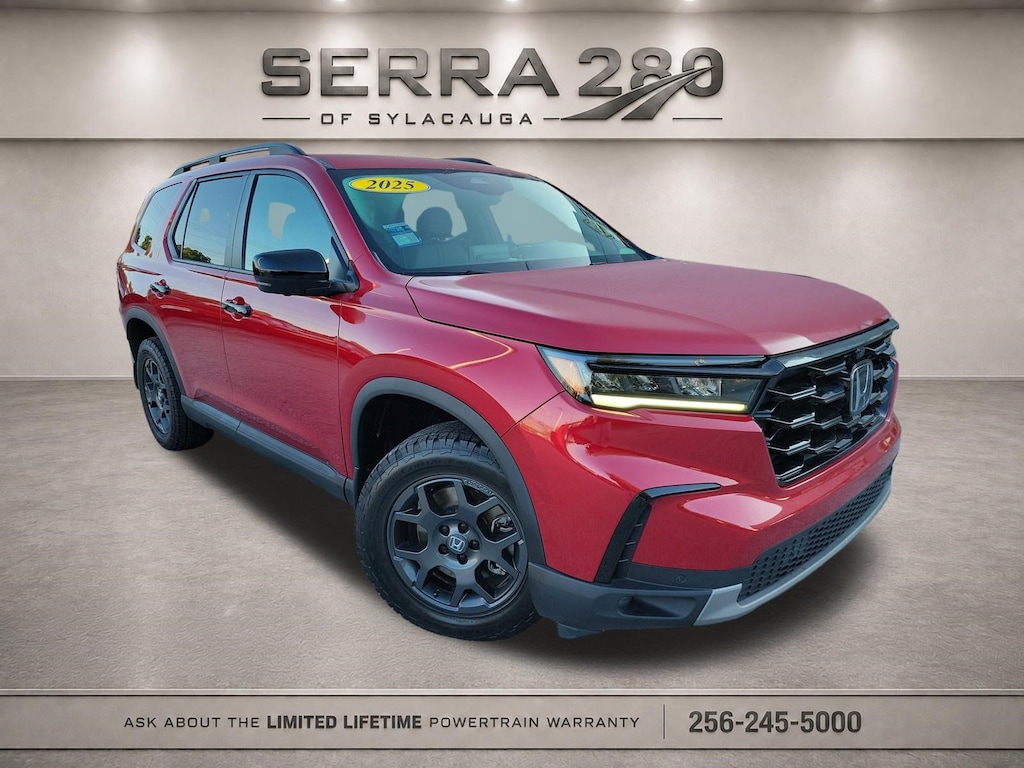 Used 2025 Honda Pilot TrailSport SUV