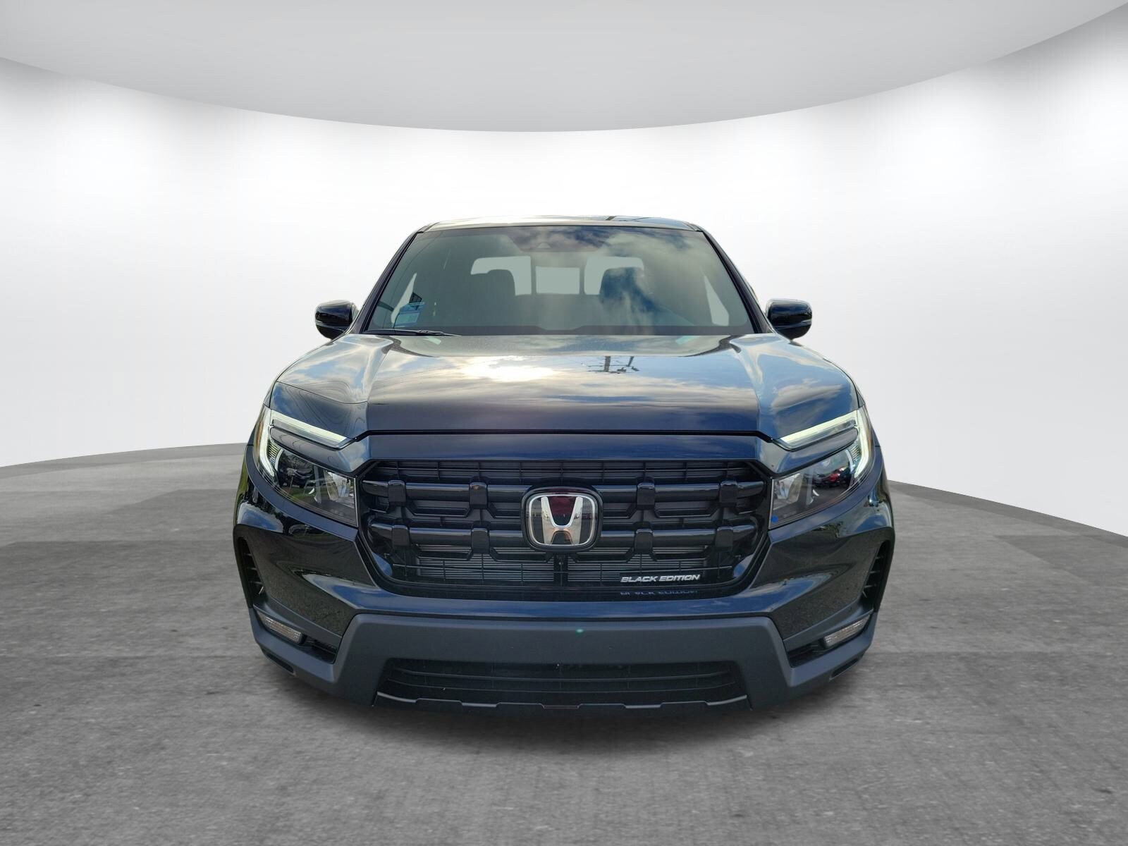 2025 Honda Ridgeline Black Edition photo 2