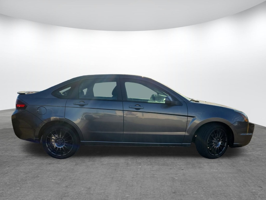 Used 2010 Ford Focus SES Sedan