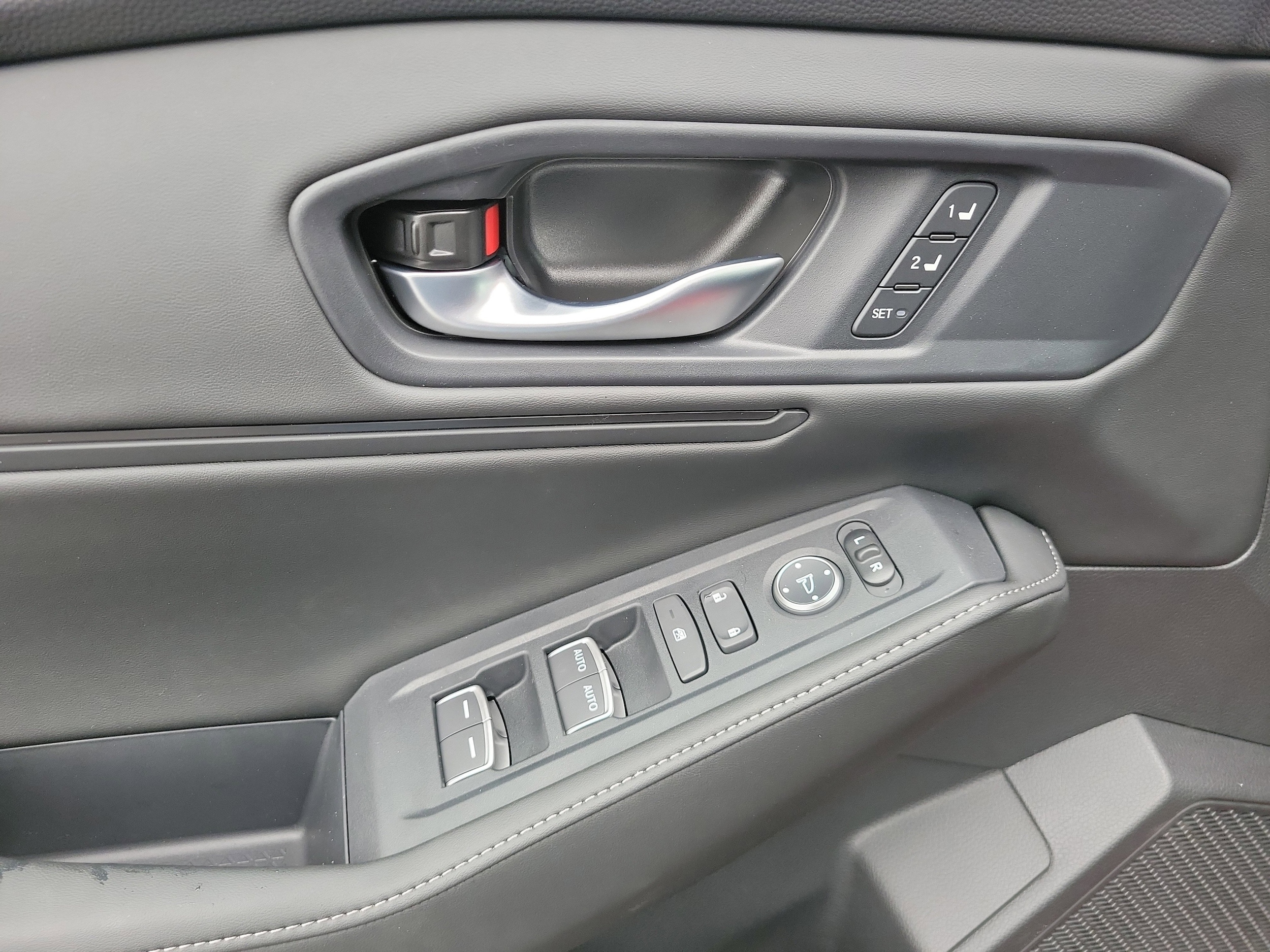 2025 Honda Accord Hybrid Sport-L - Photo 16