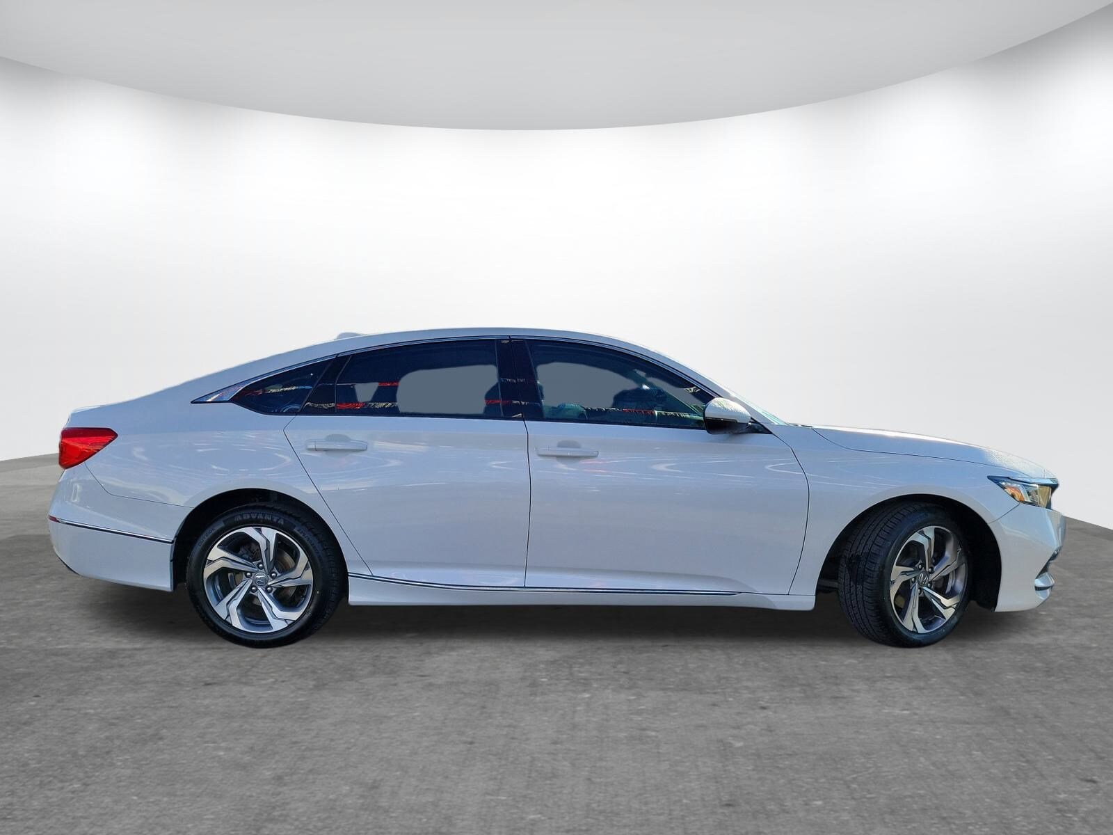 2020 Honda Accord EX-L 1.5T photo 4