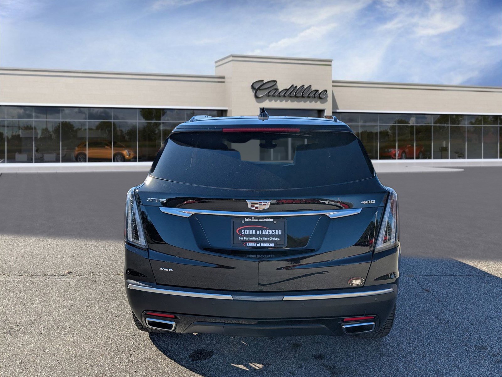 2023 Cadillac XT5 Sport photo 2