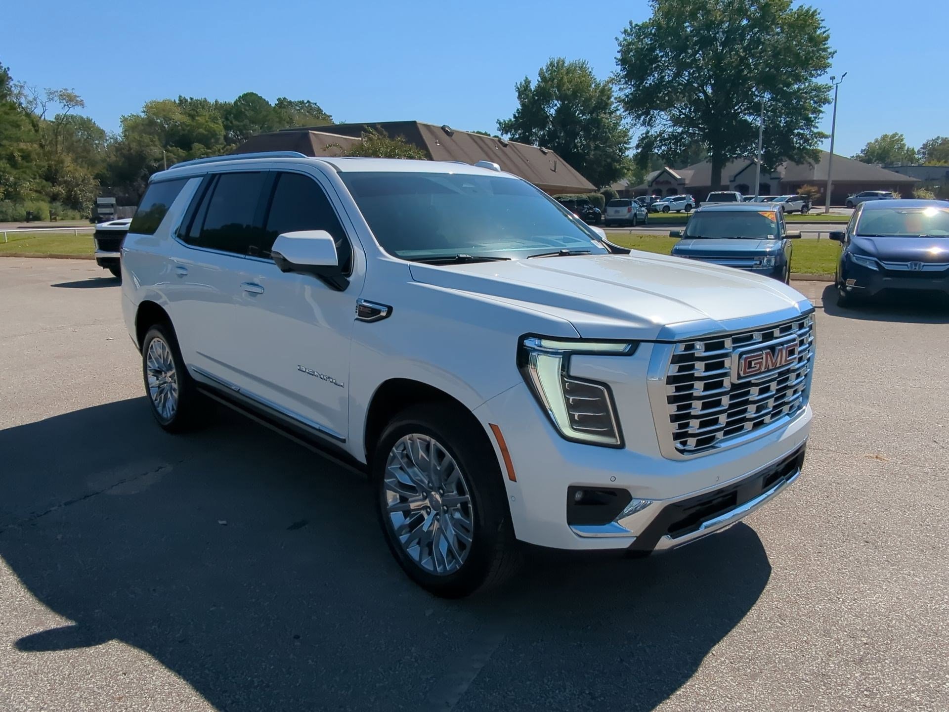 2025 Gmc Yukon Denali photo 2