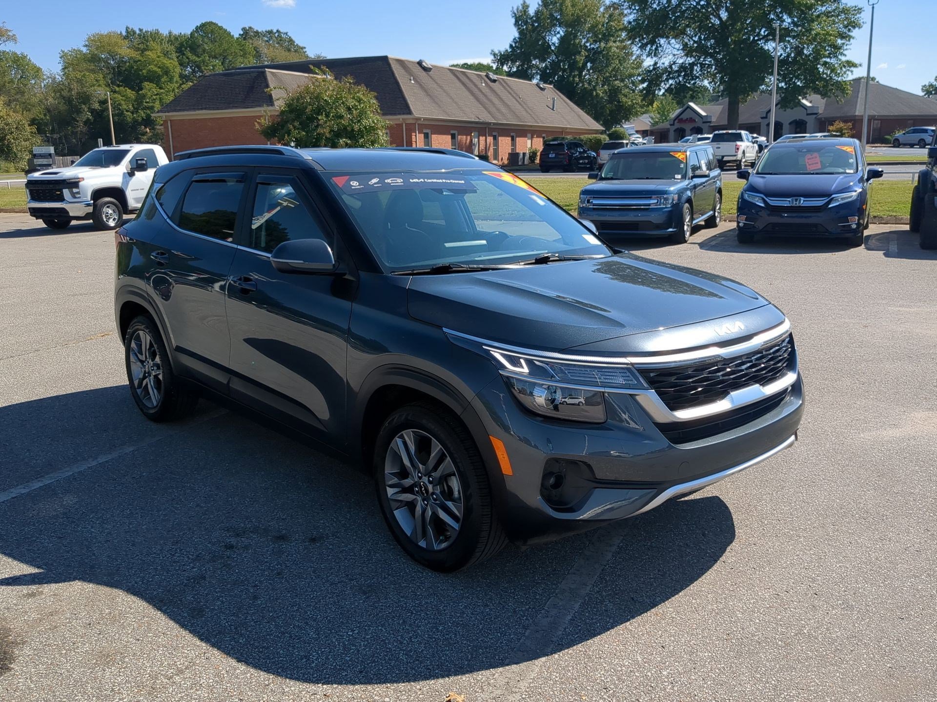 2023 Kia Seltos S Nightfall Edition photo 2