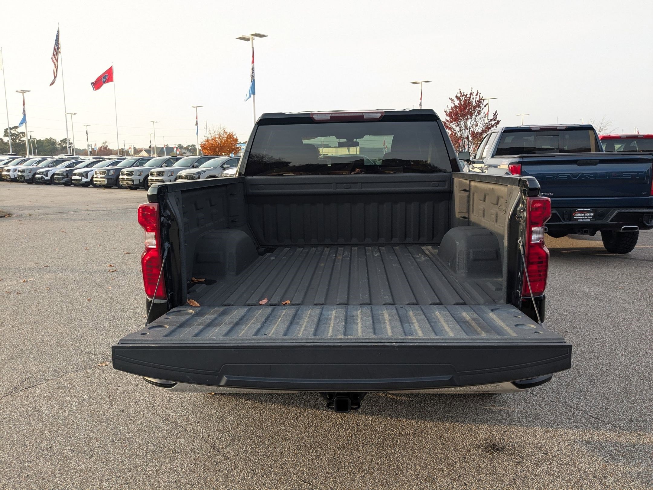 2021 Chevrolet Silverado 1500 LT photo 3