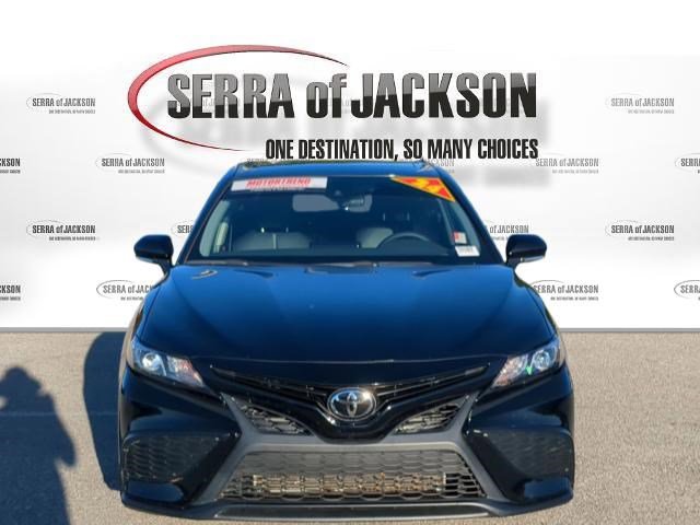 2024 Toyota Camry SE photo 2