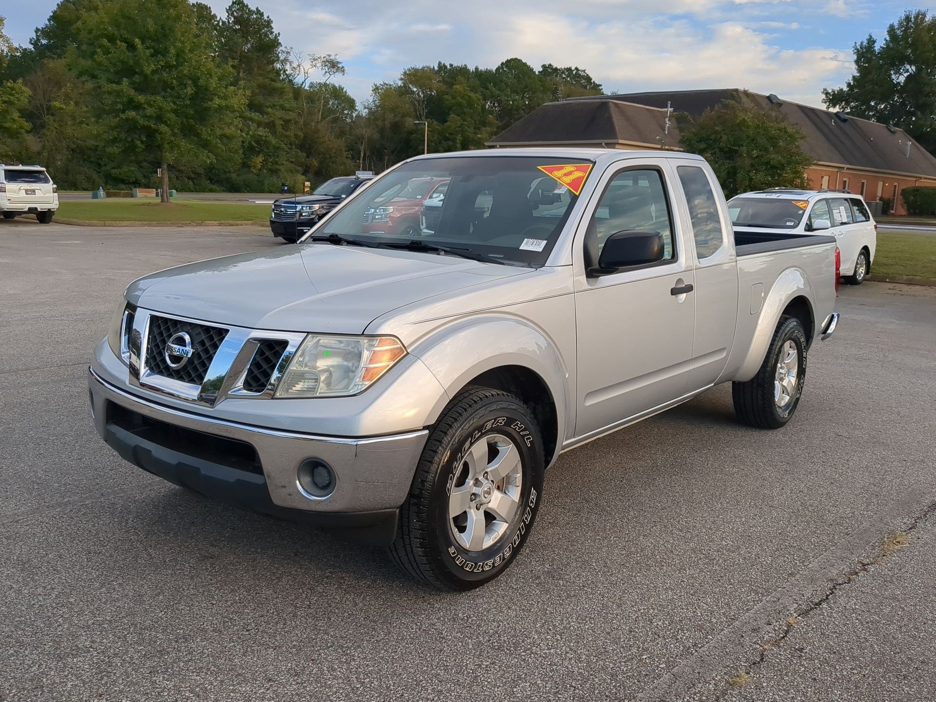 2011 Nissan Frontier SV photo 4