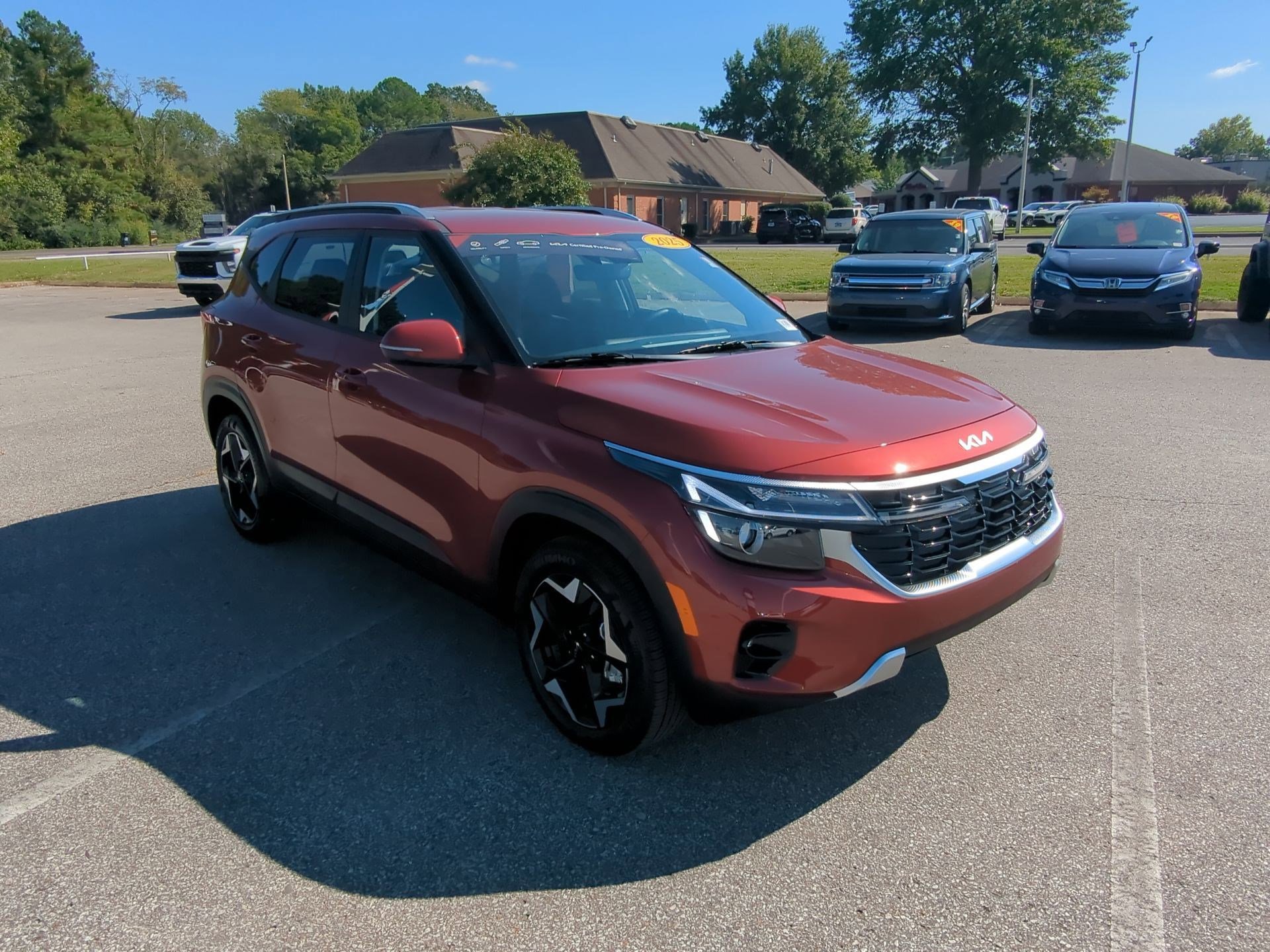 2025 Kia Seltos S photo 2