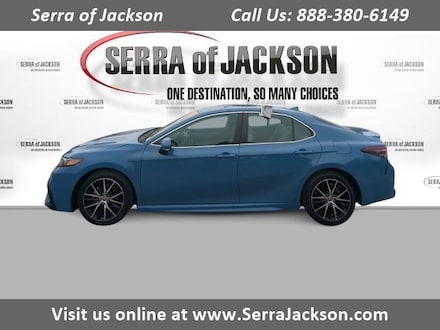 2023 Toyota Camry SE Sedan