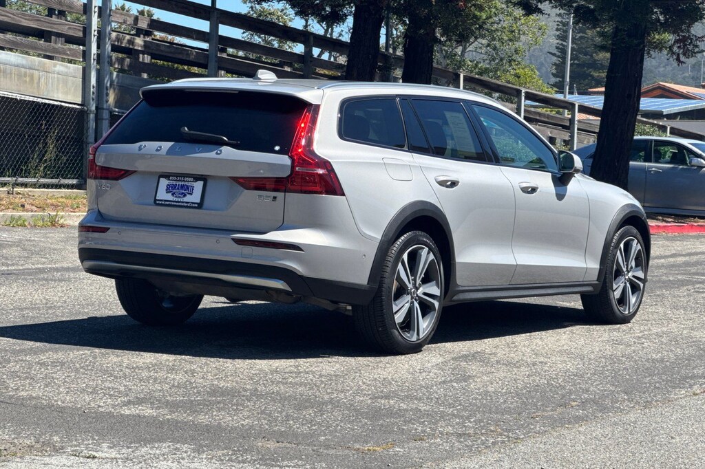 Used 2025 Volvo