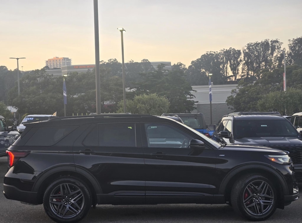 New 2026 Ford Explorer ST-Line SUV