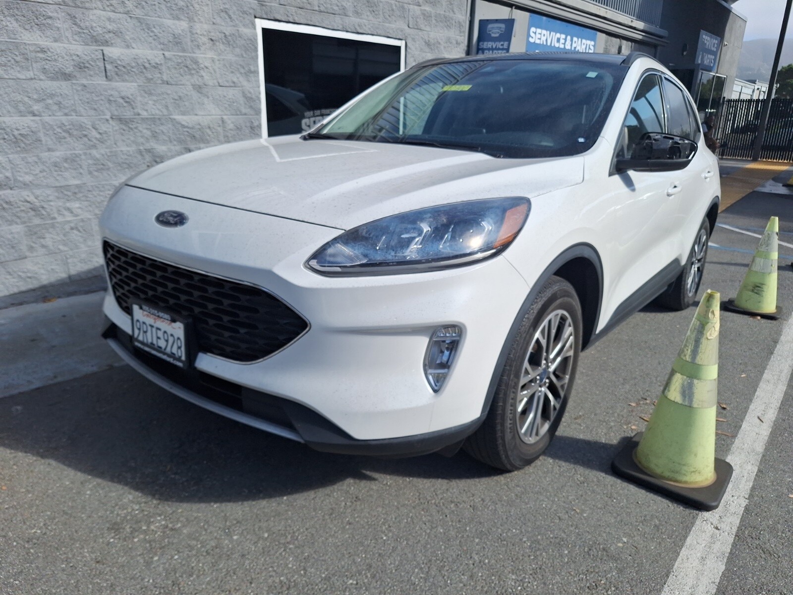 2021 Ford Escape SEL photo 2