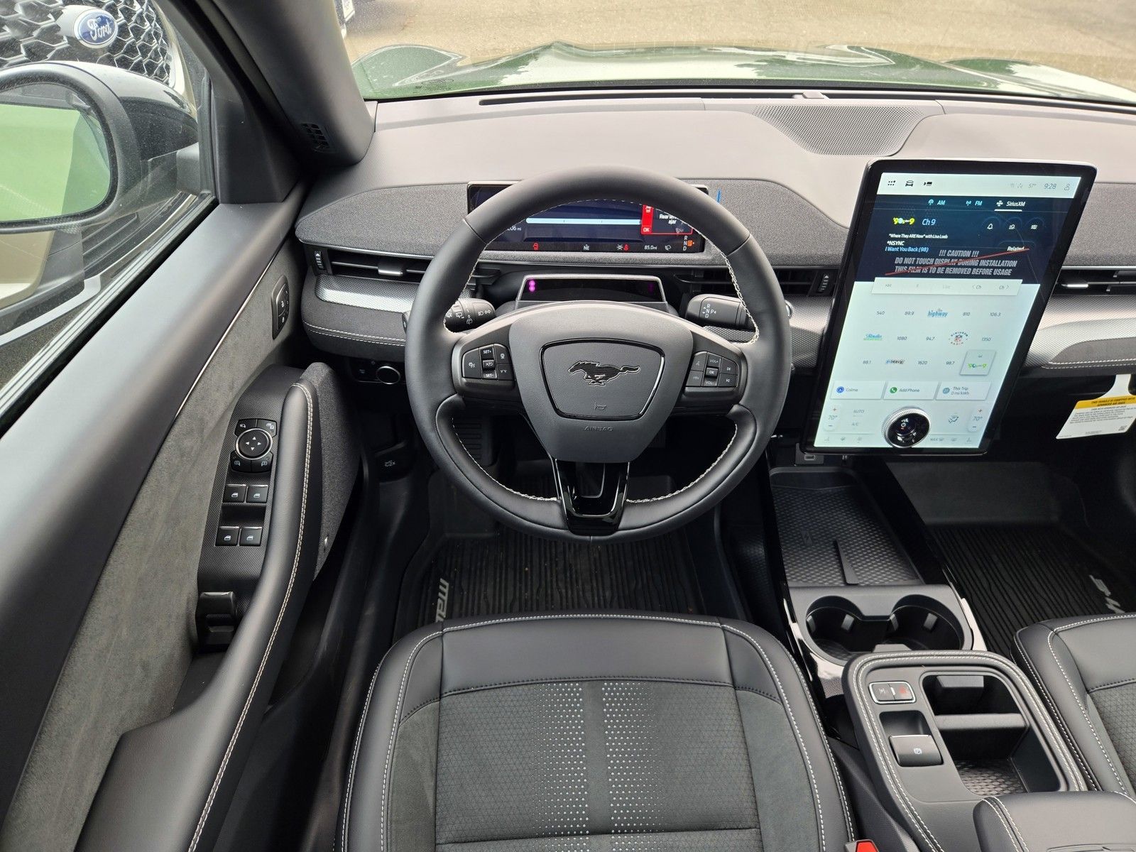 2025 Ford Mustang Mach-E GT - Photo 7