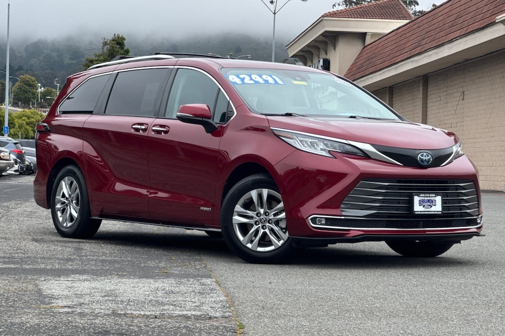 Used 2021 Toyota Sienna Limited 7 Passenger Van