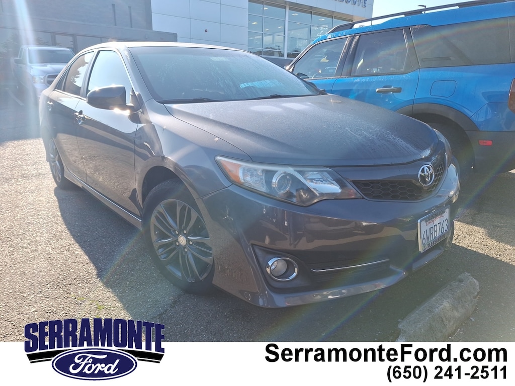 Used 2012 Toyota Camry SE Sedan