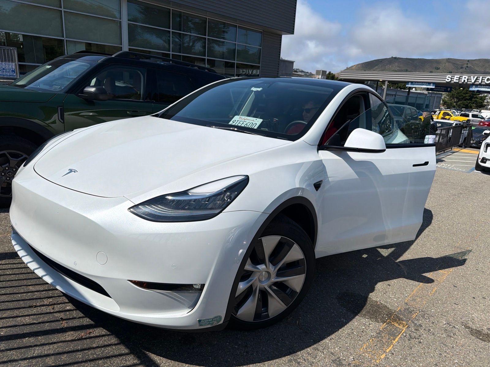 Used 2021 Tesla Model Y Long Range with VIN 5YJYGDEE1MF200161 for sale in Colma, CA