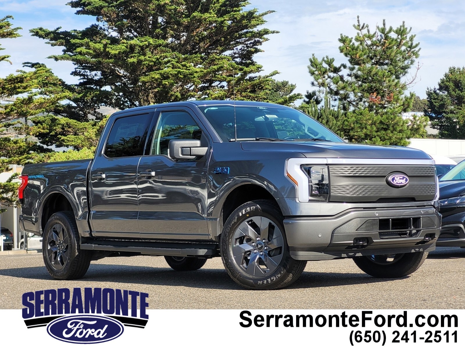 2025 Ford F-150 Lightning Flash's photo