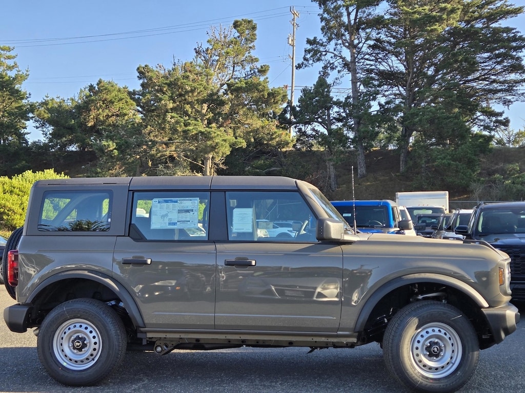New 2025 Ford Bronco Base SUV