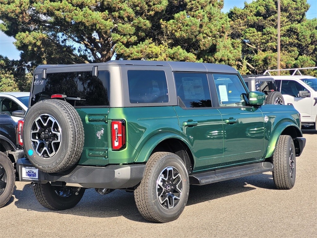 2025 Ford Bronco Outer Banks photo 3