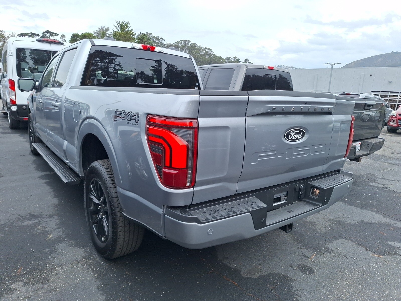 2025 Ford F-150 Platinum photo 3