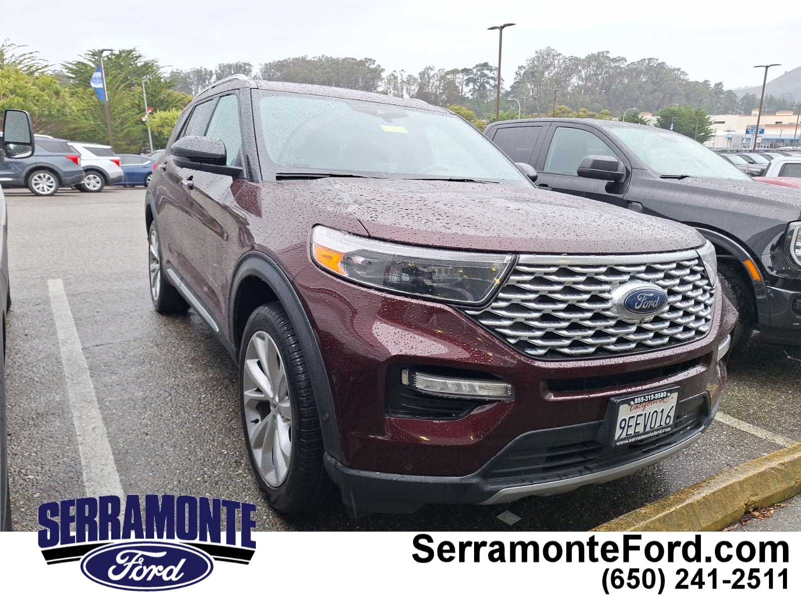 2022 Ford Explorer Platinum's photo