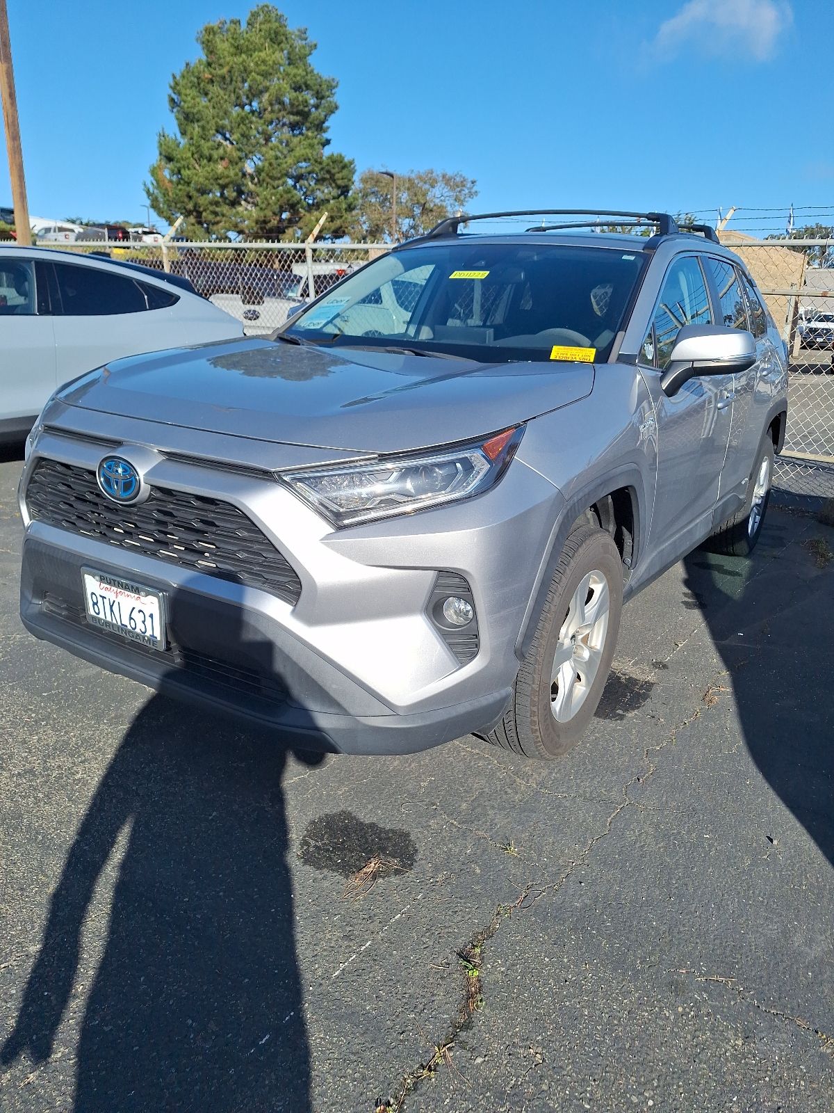 2021 Toyota RAV4 Hybrid XLE photo 3