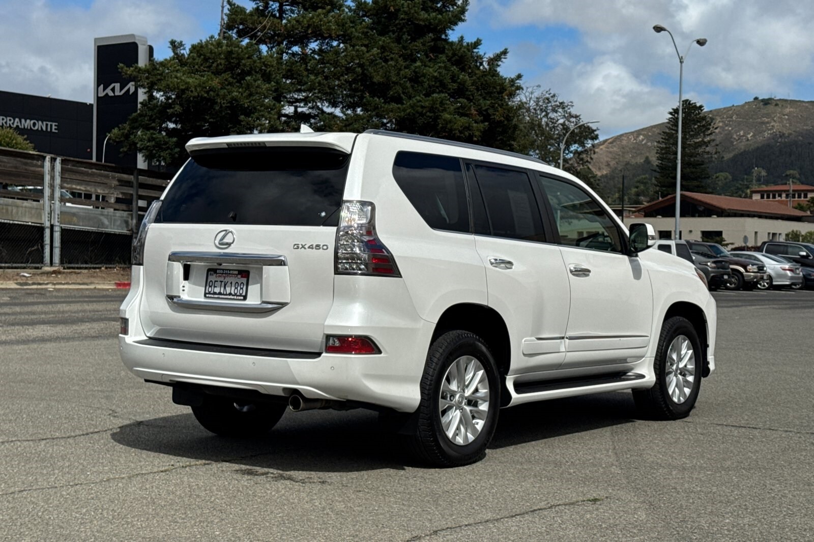 2018 Lexus GX Base photo 2
