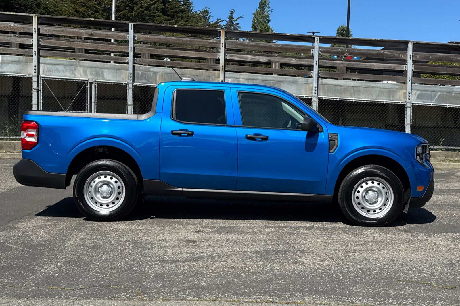 2025 Ford Maverick XL photo 2