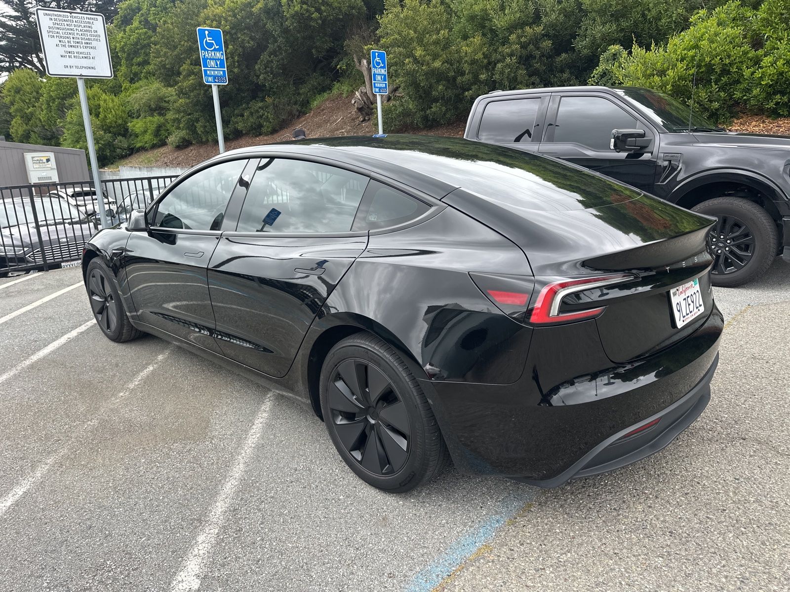 2024 Tesla Model 3 Long Range photo 4