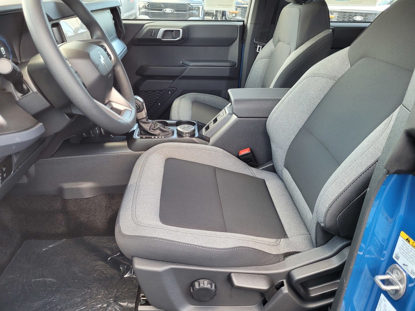 2025 Ford Bronco 4-Door Base - Photo 9