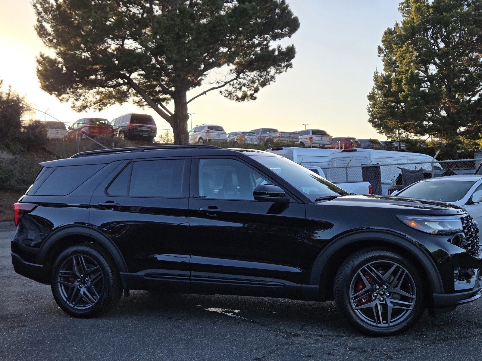 2026 Ford Explorer ST photo 2