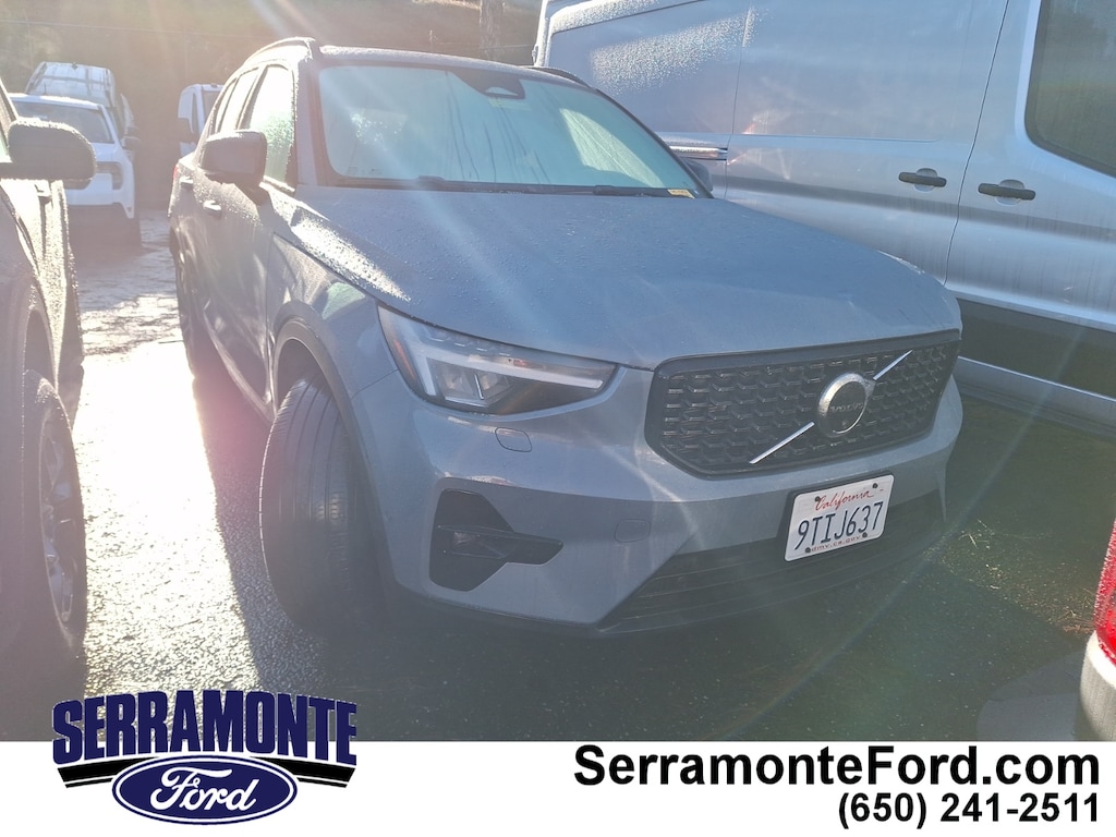 Used 2023 Volvo XC40 B5 Plus Dark Theme SUV