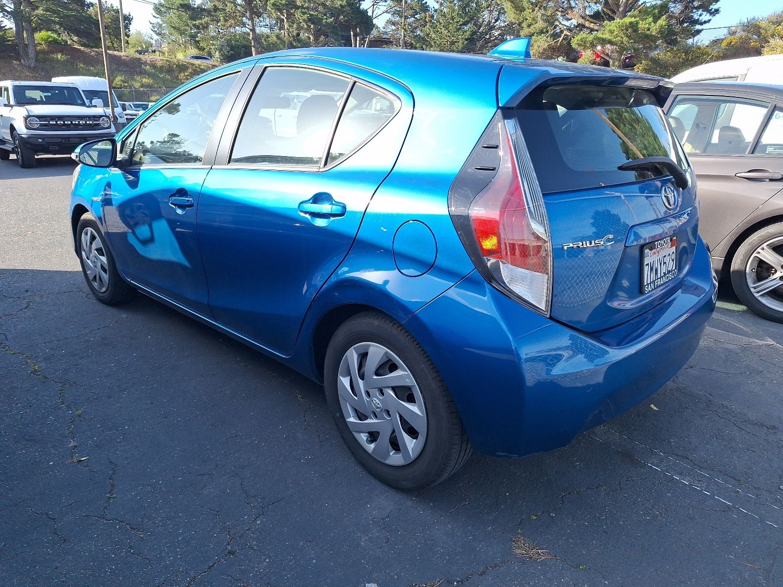 2015 Toyota Prius c Two photo 4