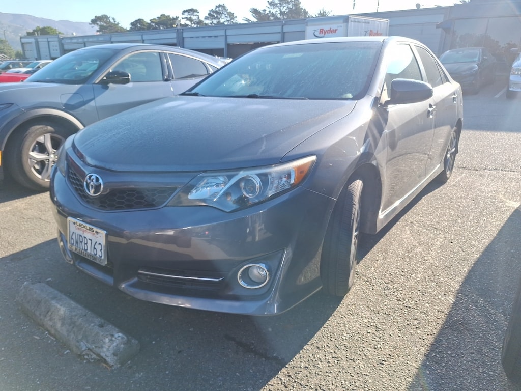 Used 2012 Toyota Camry SE Sedan