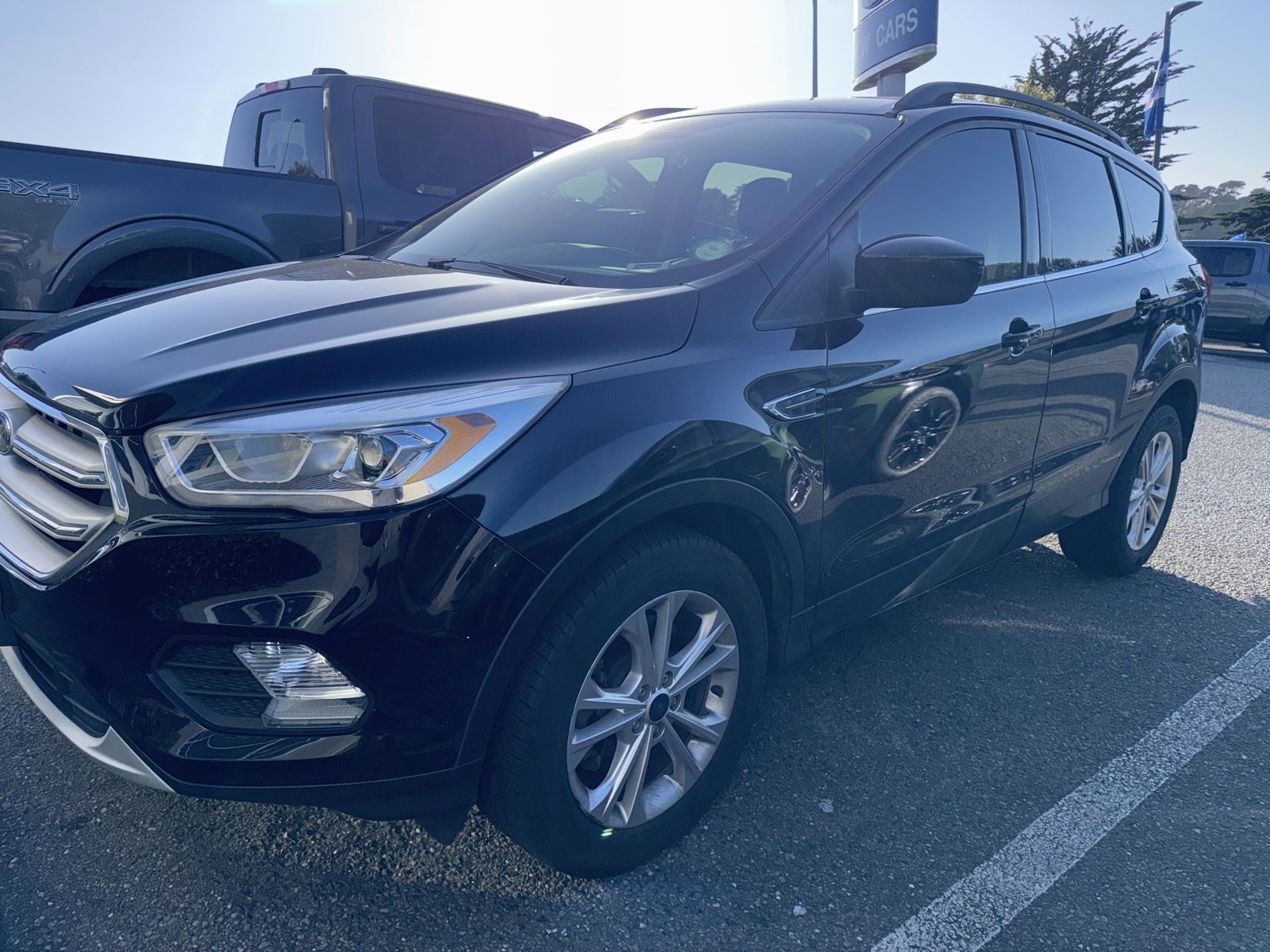 2019 Ford Escape SEL photo 3