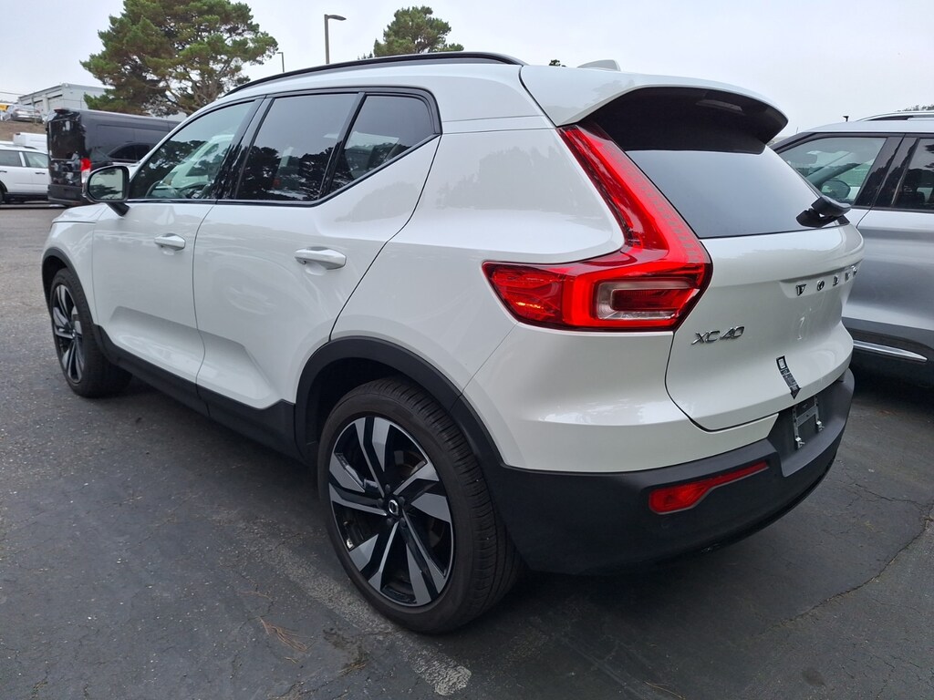 Used 2025 Volvo XC40 B5 Plus Dark Theme SUV