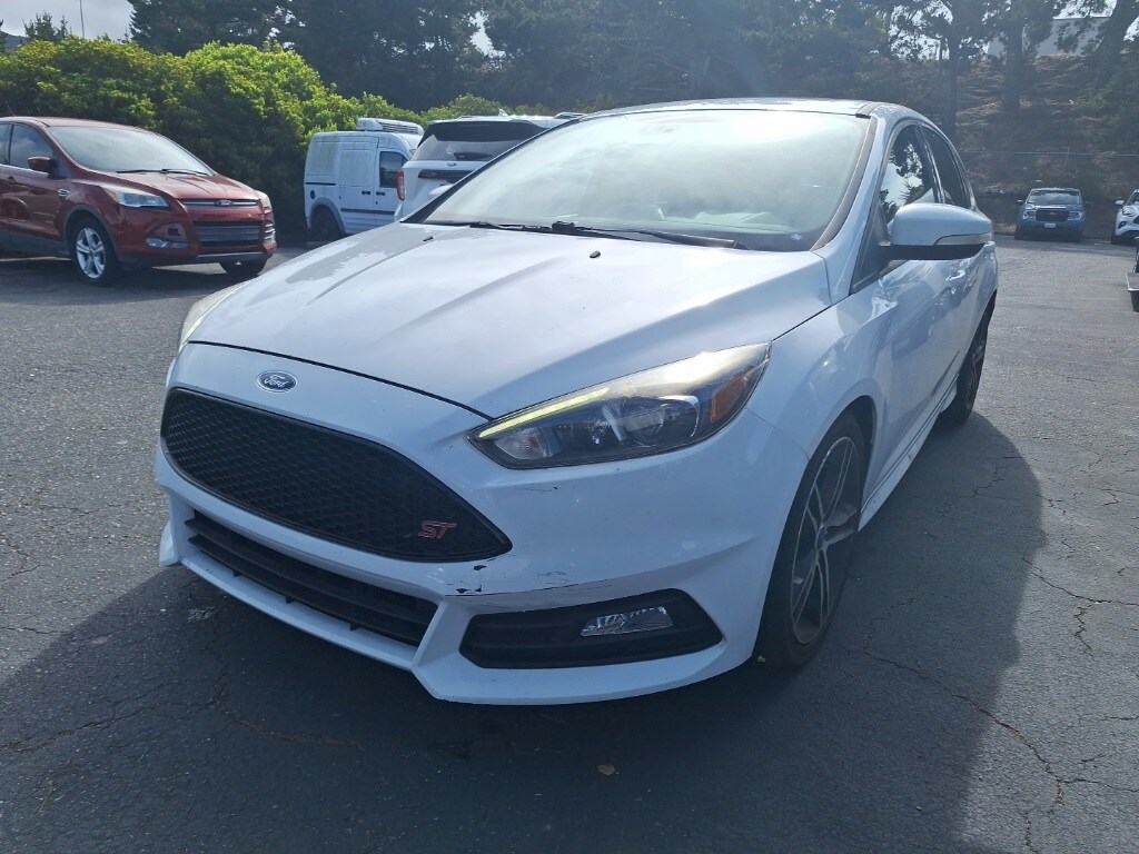 2018 Ford Focus ST photo 2
