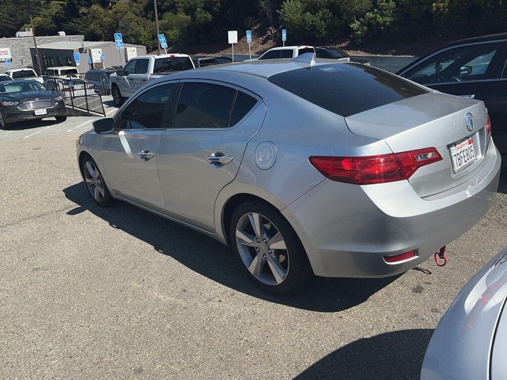 2013 Acura ILX 2.0L Premium photo 4