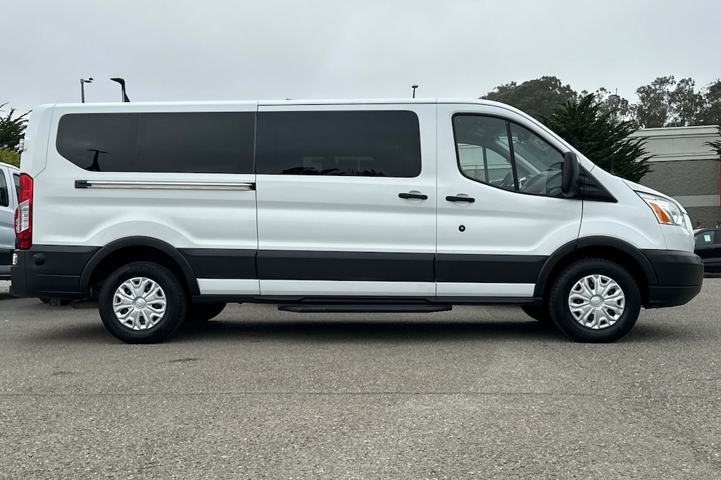 Used 2017 Ford Transit-350 XLT /15 Passenger Seat Wagon Low Roof Wagon